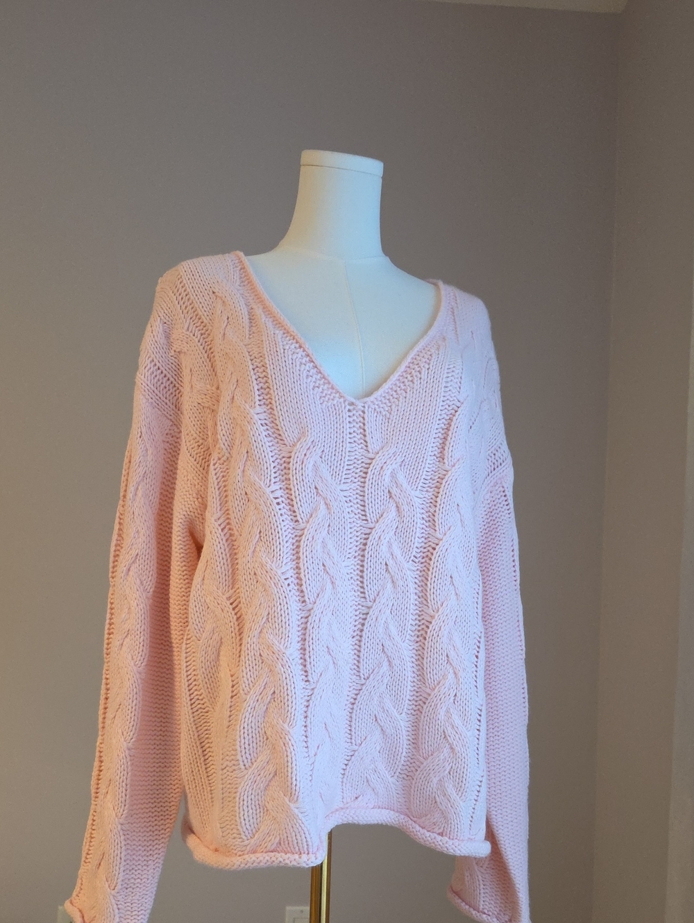 Edikted Cable Knit V-Neck Sweater - Light Pink